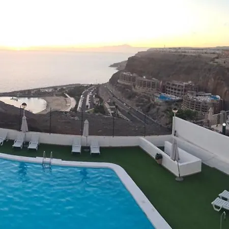Puerto Rico, Balkon Amadores, Sea And Tenerife View