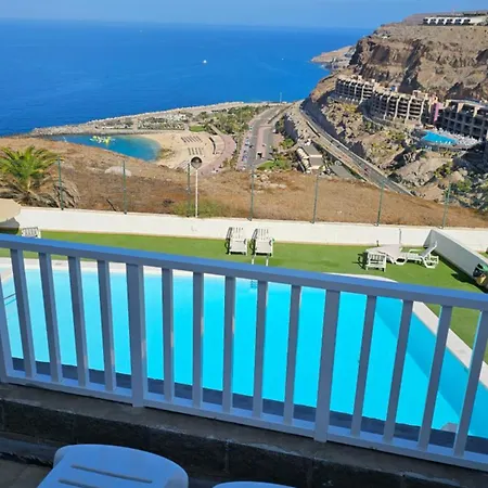Puerto Rico, Balkon Amadores, Sea And Tenerife View *